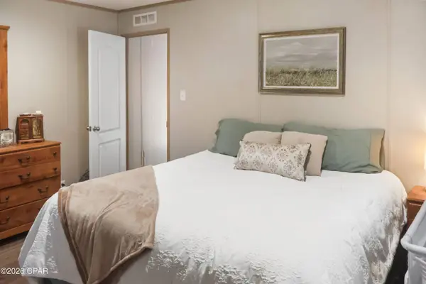 10453 NW Schmarje LN, Bristol, FL 32321