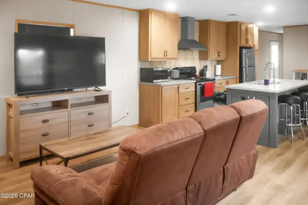 21835 NW Lake Mckenzie BLVD, Altha, FL 32421