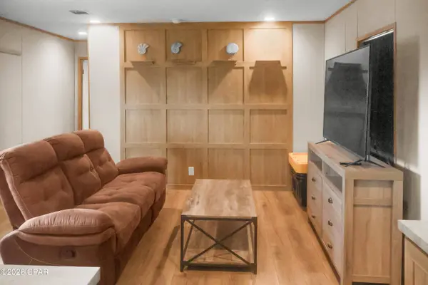 21835 NW Lake Mckenzie BLVD, Altha, FL 32421