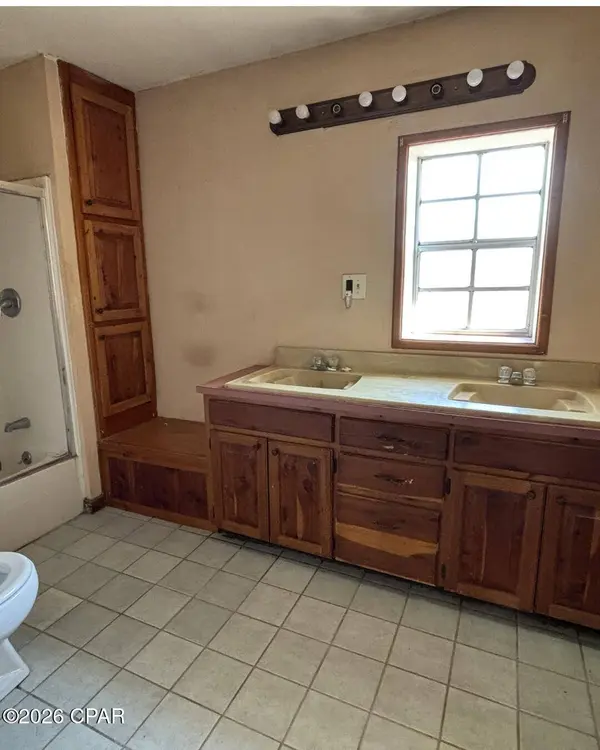 19655 Barfield RD, Blountstown, FL 32424