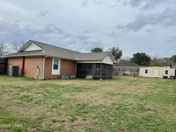 5386 Cooper ST, Graceville, FL 32440