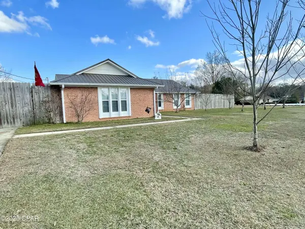 5386 Cooper ST, Graceville, FL 32440