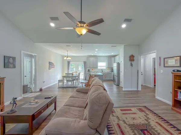 12634 NW Twin Oaks Drive, Bristol, FL 32321