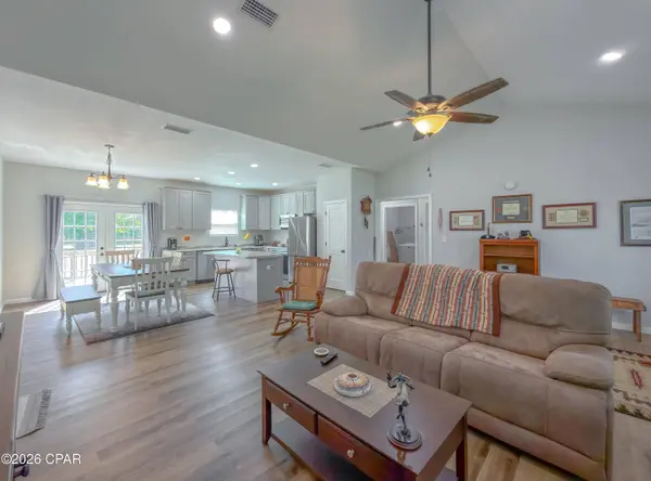 12634 NW Twin Oaks DR, Bristol, FL 32321
