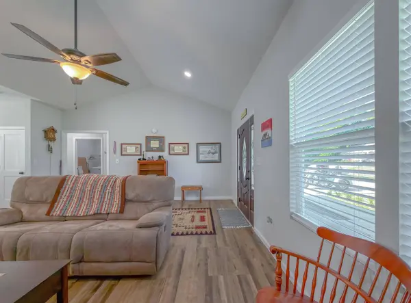 12634 NW Twin Oaks Drive, Bristol, FL 32321