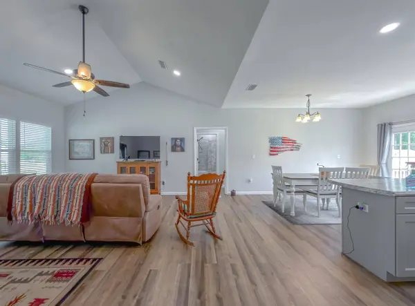 12634 NW Twin Oaks Drive, Bristol, FL 32321