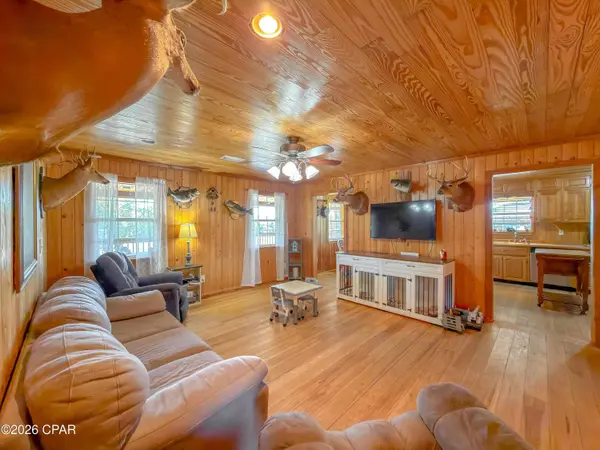 11842 SW State Road 73, Clarksville, FL 32430