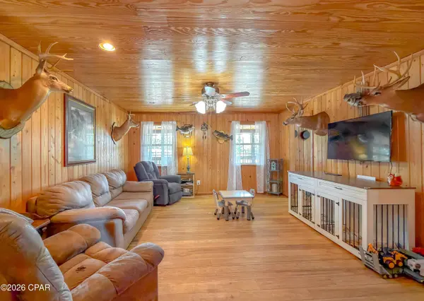 11842 SW State Road 73, Clarksville, FL 32430