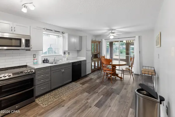 105 Eastview DR, Crestview, FL 32536
