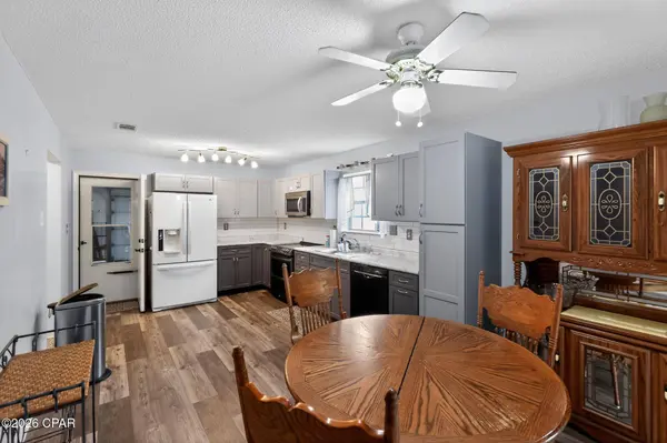 105 Eastview DR, Crestview, FL 32536