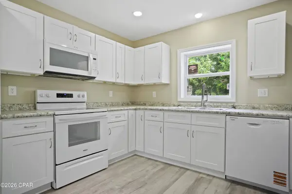 10477 NW Azalea ST, Bristol, FL 32321