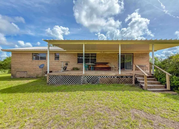 2555 Hollister Road, Marianna, FL 32446