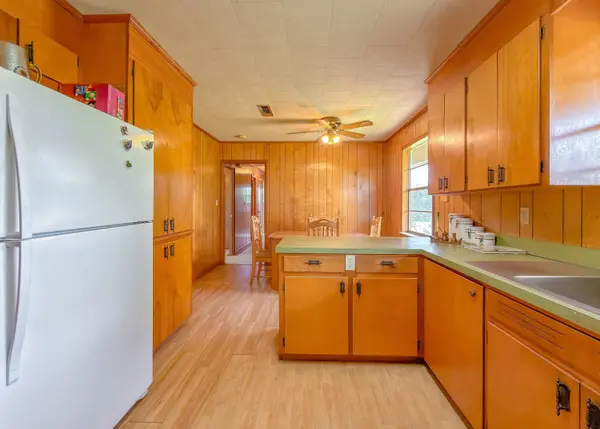 2555 Hollister Road, Marianna, FL 32446