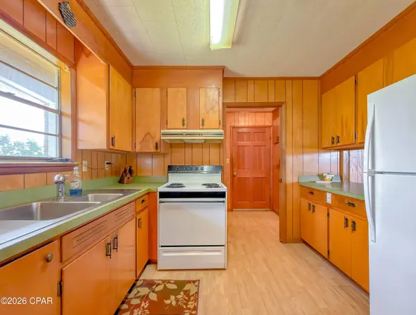 2555 Hollister RD, Marianna, FL 32446
