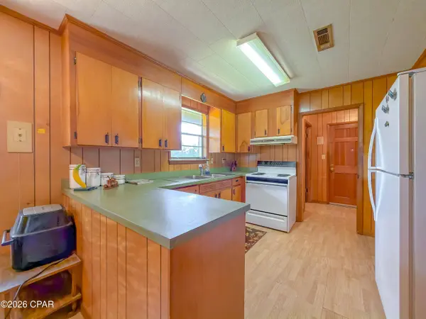 2555 Hollister RD, Marianna, FL 32446