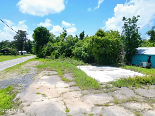 10348 NW Main ST, Bristol, FL 32321