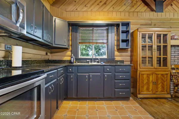 20473 NW Walnut AVE, Blountstown, FL 32424