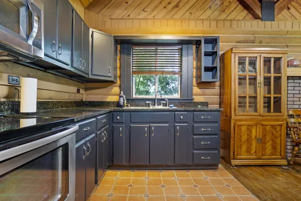 20473 NW Walnut Avenue, Blountstown, FL 32424
