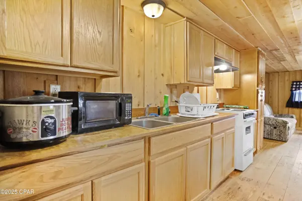 14443 SW D Barker RD, Kinard, FL 32449