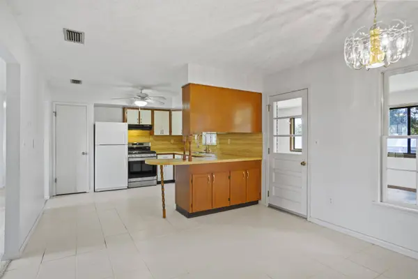 20315 SW Sherry Avenue, Blountstown, FL 32424
