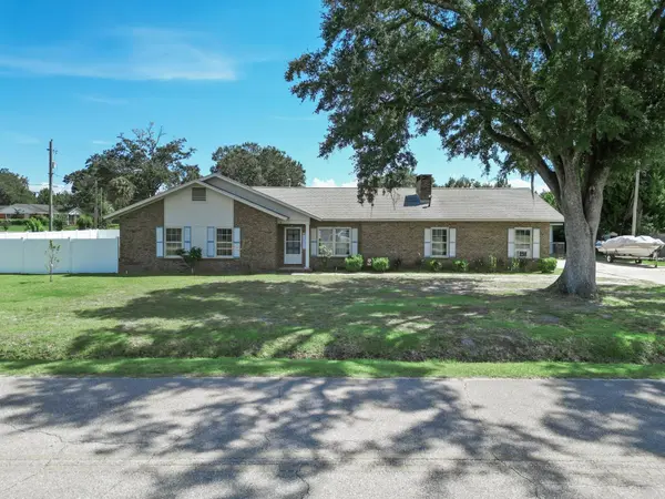 20315 SW Sherry Avenue, Blountstown, FL 32424