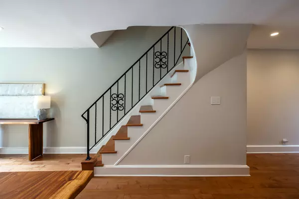 Jersey City, NJ 07302,318 1/2 Pavonia Ave