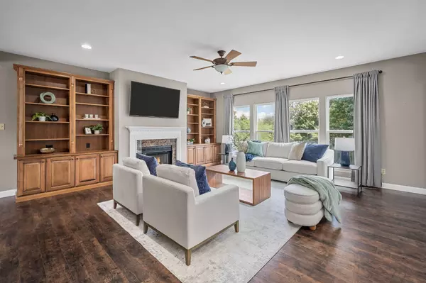 206 Twin Birch Ct, Lake St Louis, MO 63367-4861