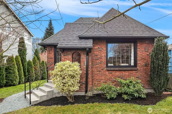 823 NE 80th ST, Seattle, WA 98115