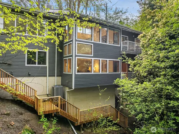 3800 NE 97th ST, Seattle, WA 98115