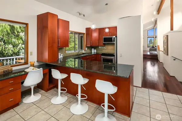 3800 NE 97th ST, Seattle, WA 98115