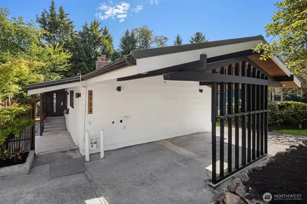 4733 NE 55th RD, Seattle, WA 98105