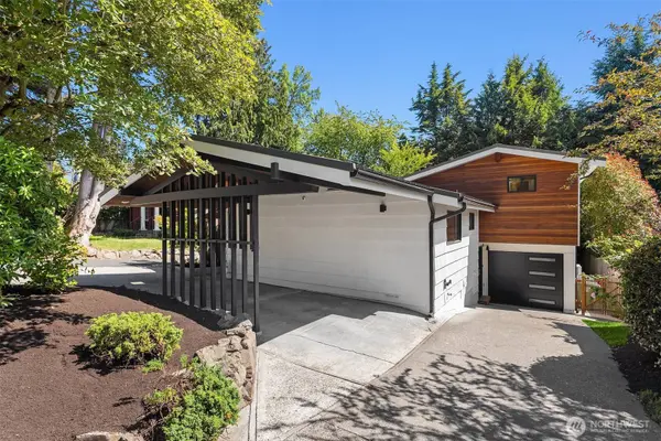 4733 NE 55th RD, Seattle, WA 98105
