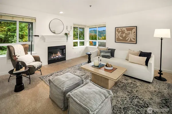 12023 NE 204th PL #E303, Bothell, WA 98011