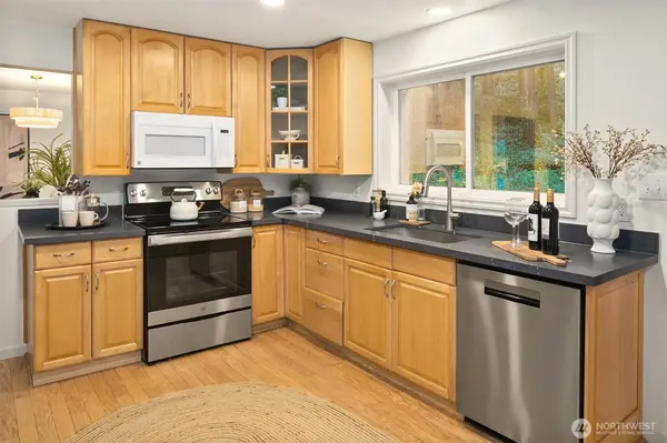 24315 104th PL W, Edmonds, WA 98020