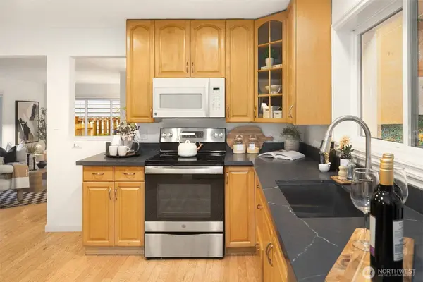 24315 104th PL W, Edmonds, WA 98020