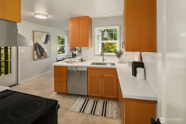 11535 40th AVE NE, Seattle, WA 98125