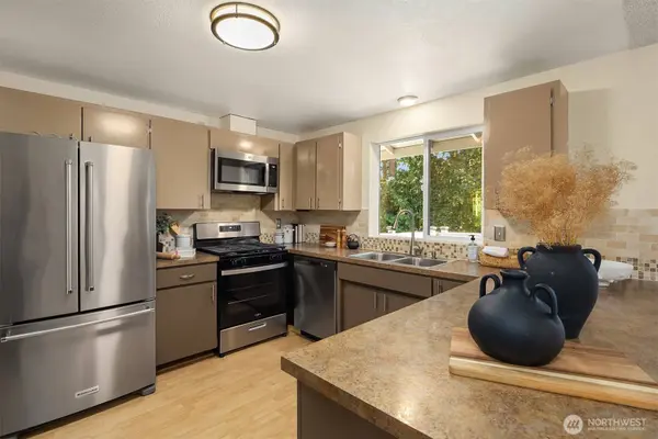 14658 204th AVE SE, Renton, WA 98059