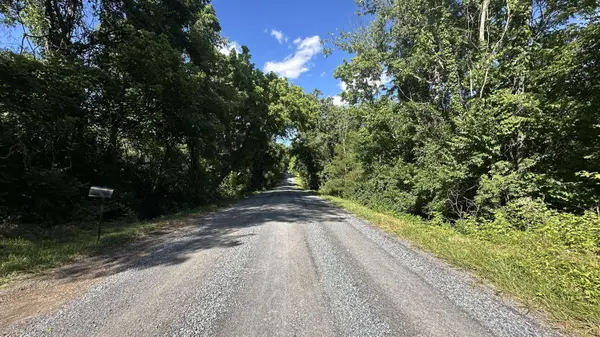 949 Roy RD, Troutville, VA 24175