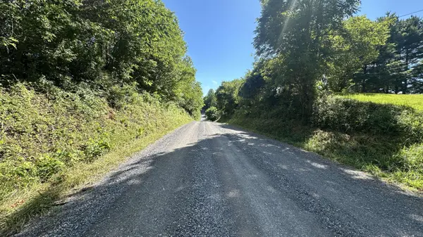 949 Roy RD, Troutville, VA 24175
