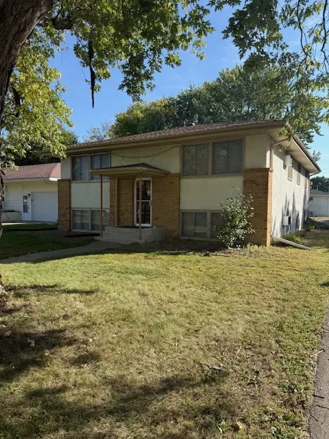 20630 Hughes Ave W, Lakeville, MN 55044-6641