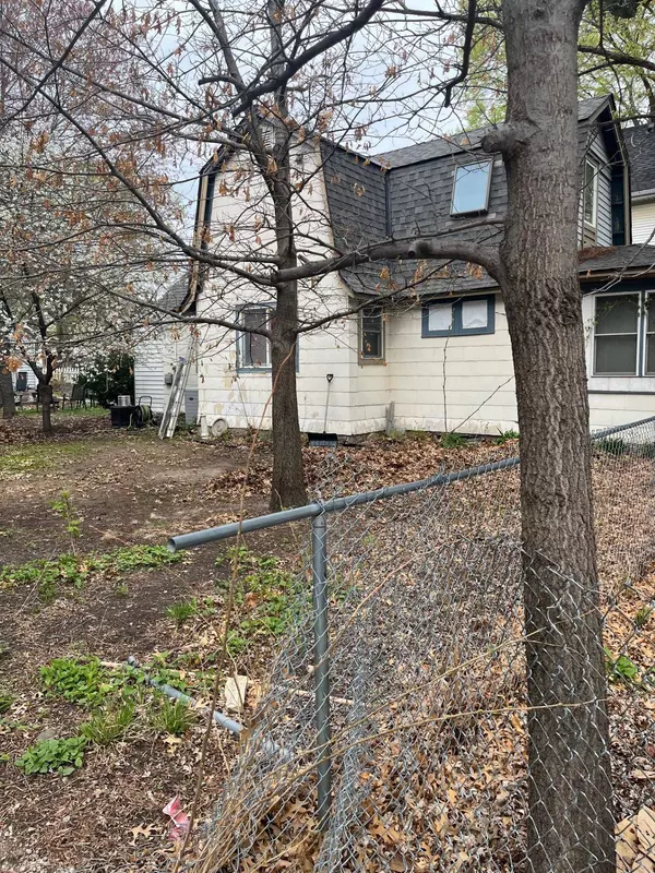 616 Erie ST SE, Minneapolis, MN 55414