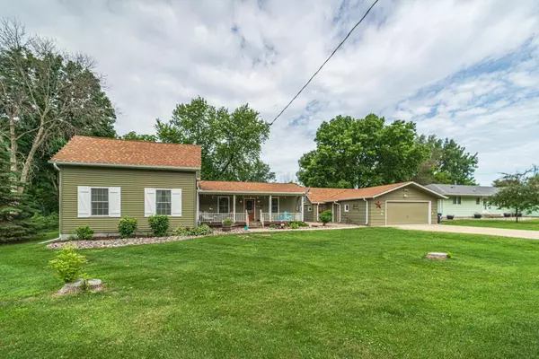 416 3rd ST N, Cannon Falls, MN 55009