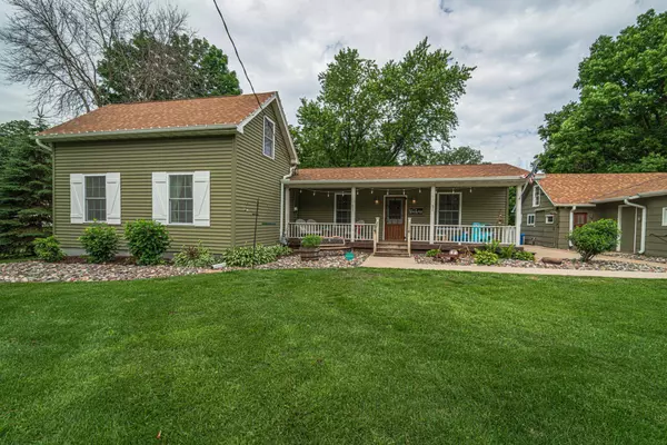 416 3rd ST N, Cannon Falls, MN 55009