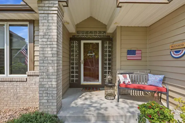 10904 Chatham CT S, Burnsville, MN 55337