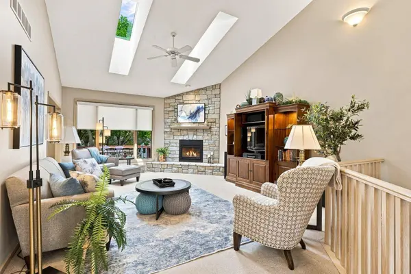 10904 Chatham CT S, Burnsville, MN 55337