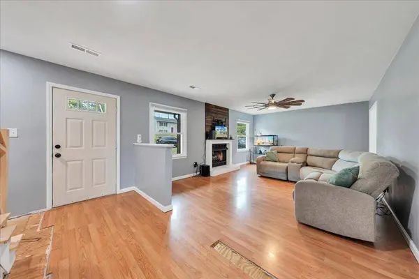 8141 Ashton LN, Roanoke, VA 24019