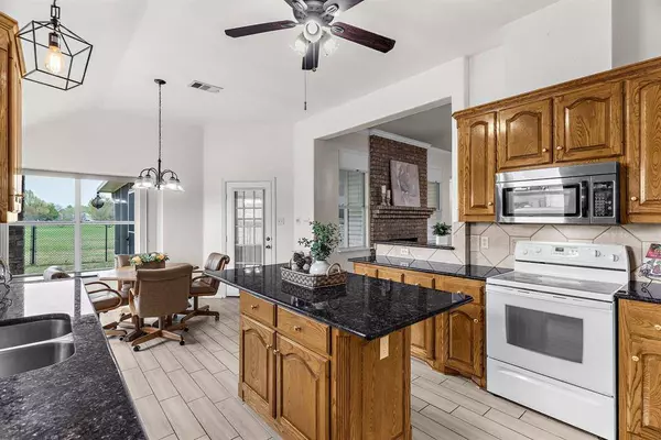 705 Lake Vista Lane, Lavon, TX 75166