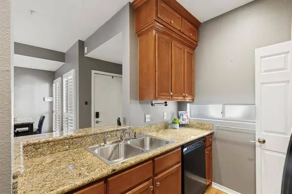 4104 N Hall Street #334, Dallas, TX 75219