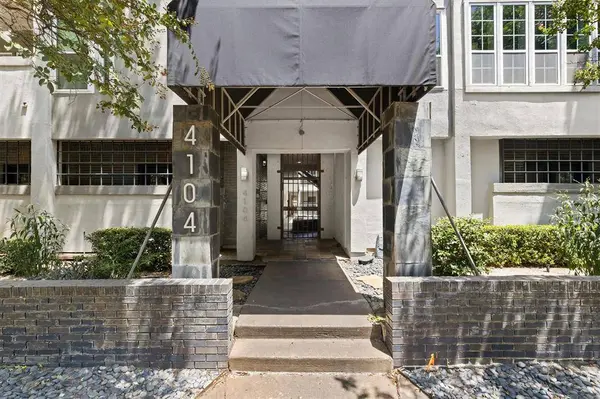 4104 N Hall Street #334