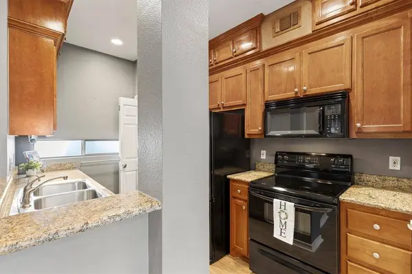 4104 N Hall Street #334, Dallas, TX 75219